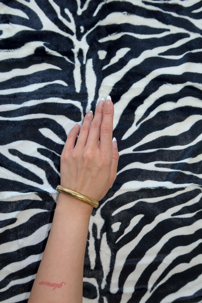 ORO SOLO BANGLE