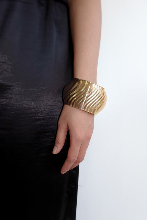 RIBBED BANGLE